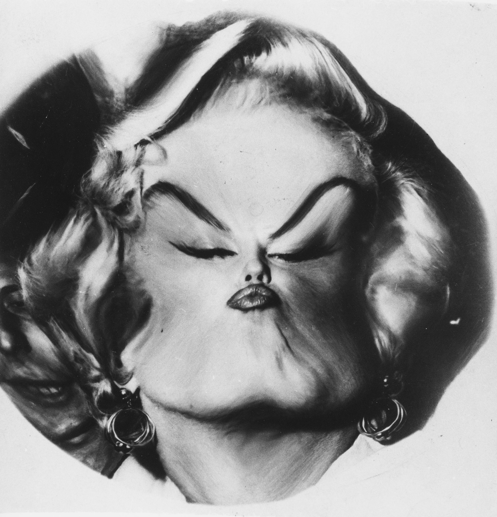 Marilyn Monroe (Distorsion) Weegee